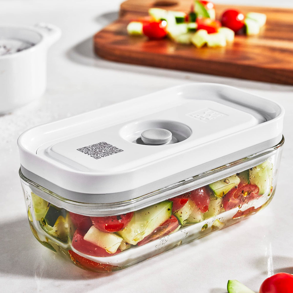 ZWILLING Fresh & Save large glass container seals with airtightness to preserve leftovers
