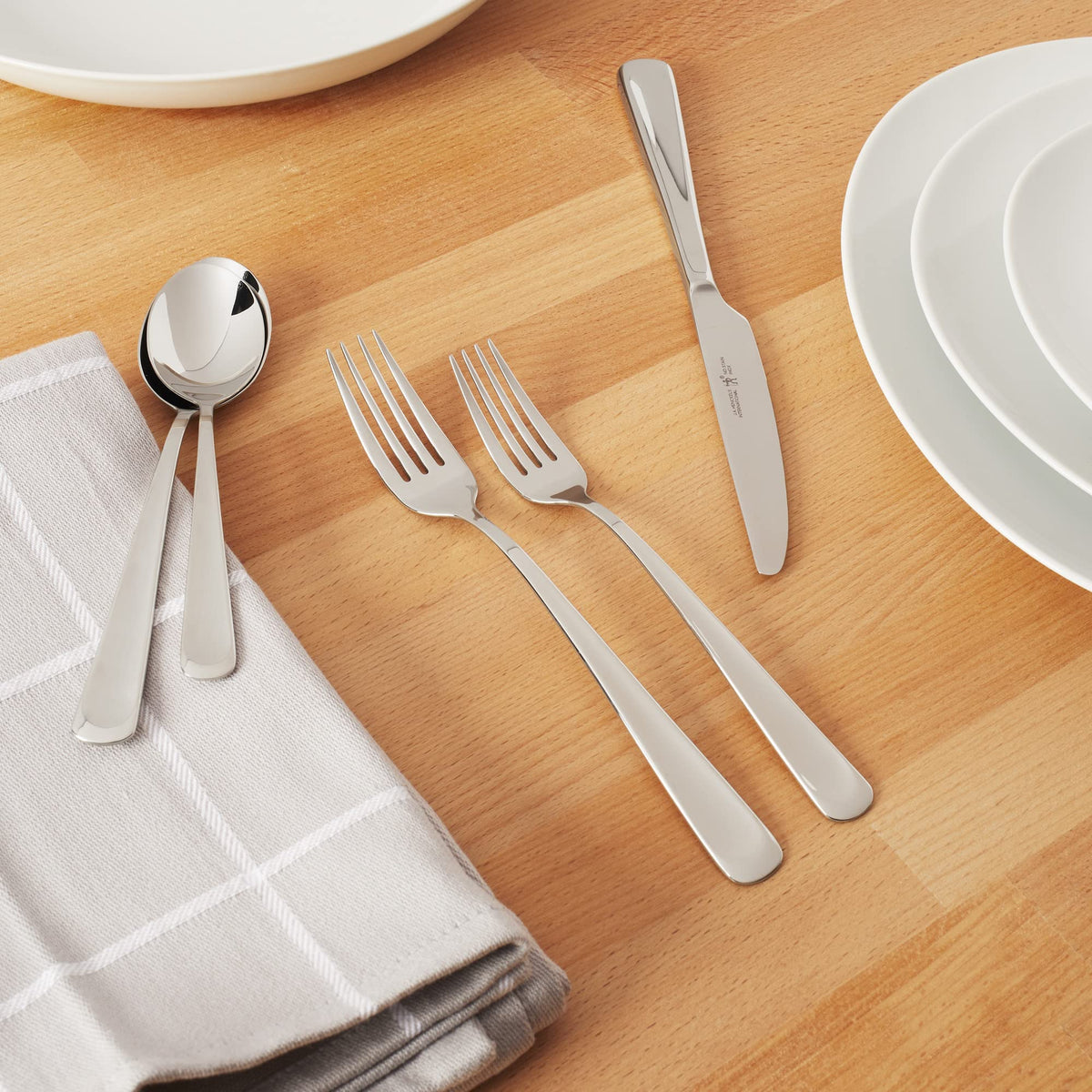 ZWILLING Silvano dinner knife features balanced weight for comfortable cutting.
