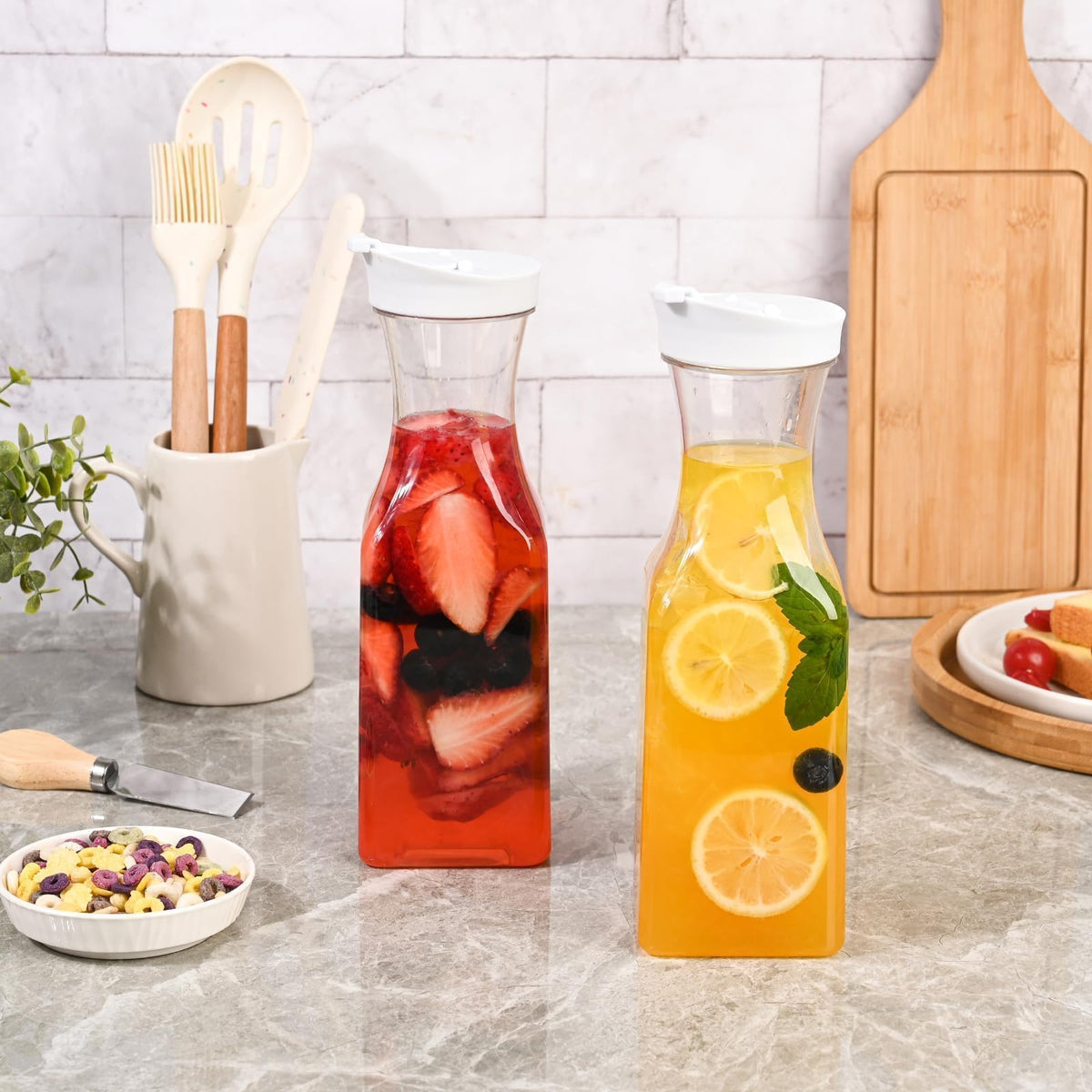 ZWYSLFCY iced tea and juice carafe ready for cold beverages.
