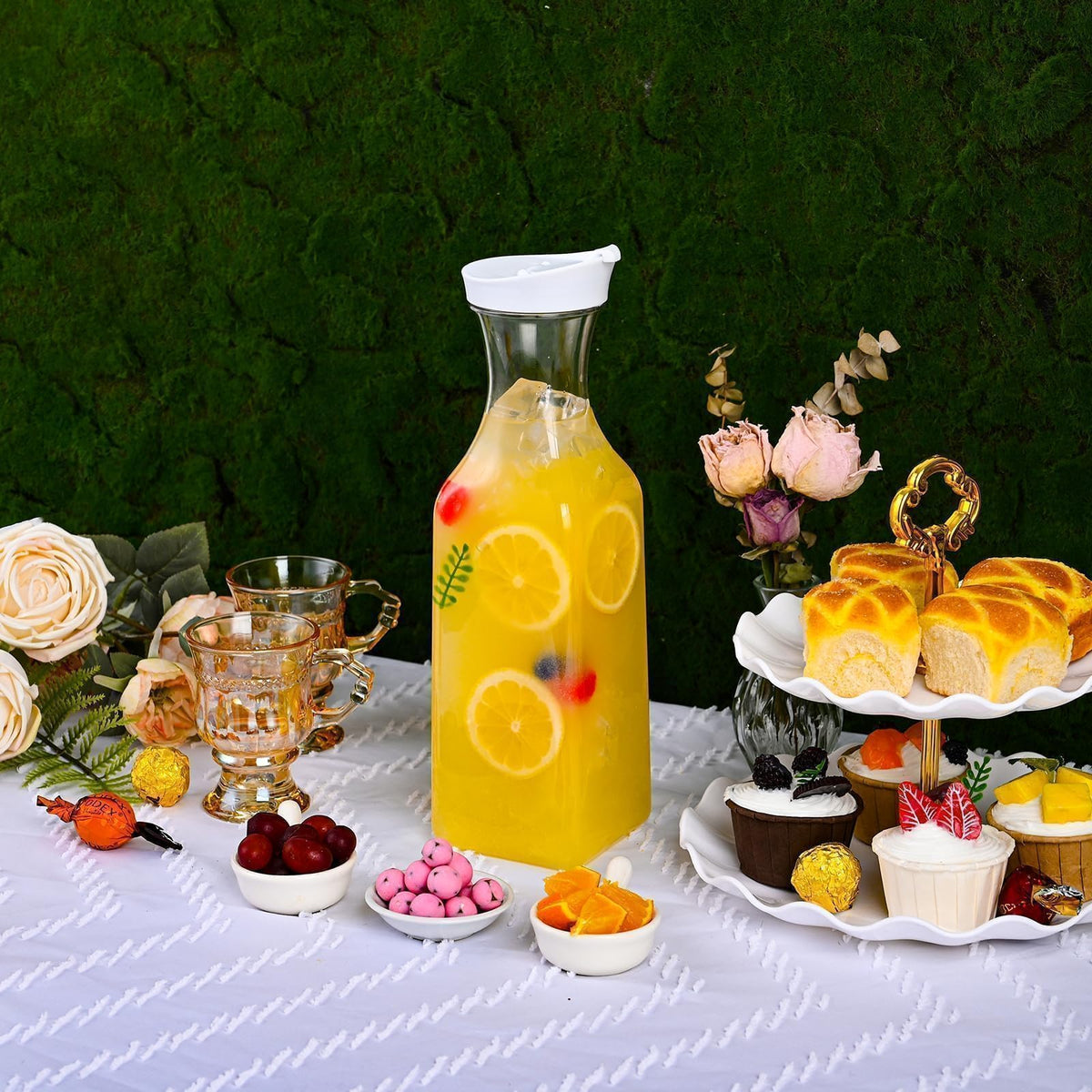 ZWYSLFCY party-ready carafe with lid for beverages and quick cleaning