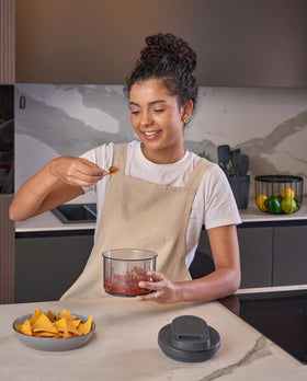 Zyliss Easy Pull slide lever adjusts thickness for precise slicing.