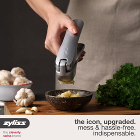 Durable aluminum body of Zyliss Susi 4 garlic press for daily use.
