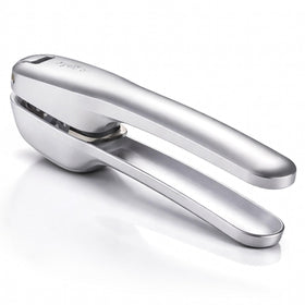 Zyliss Susi 4 garlic press with a large chamber for fast, fresh mincing.